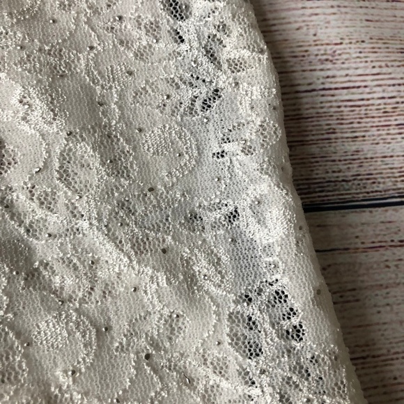 BKE Off White Sheer Lace Tank Top Size S - Picture 4 of 6